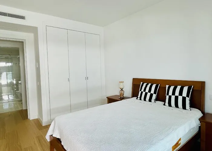 Prime - Shared Pool - 6 Guests - Albufeira Apartment